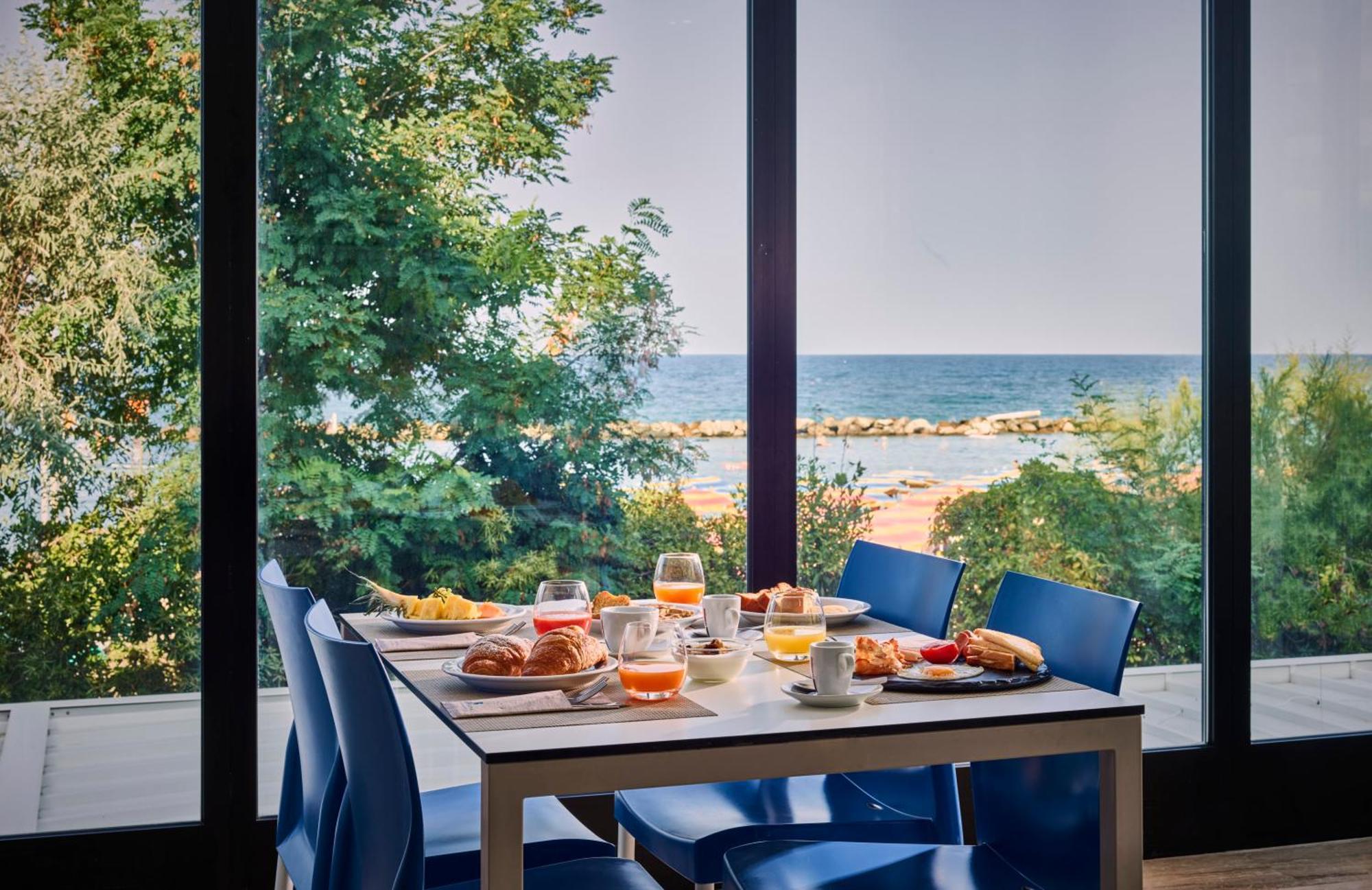 Serena Majestic Hotel Монтесильвано Экстерьер фото