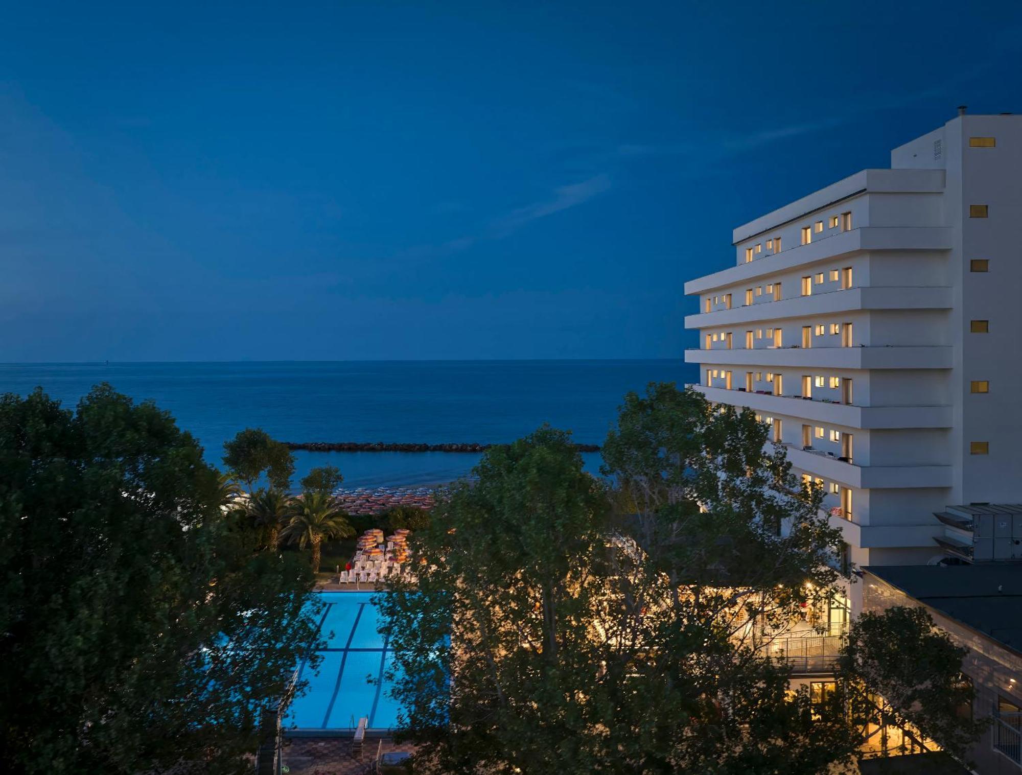 Serena Majestic Hotel Монтесильвано Экстерьер фото